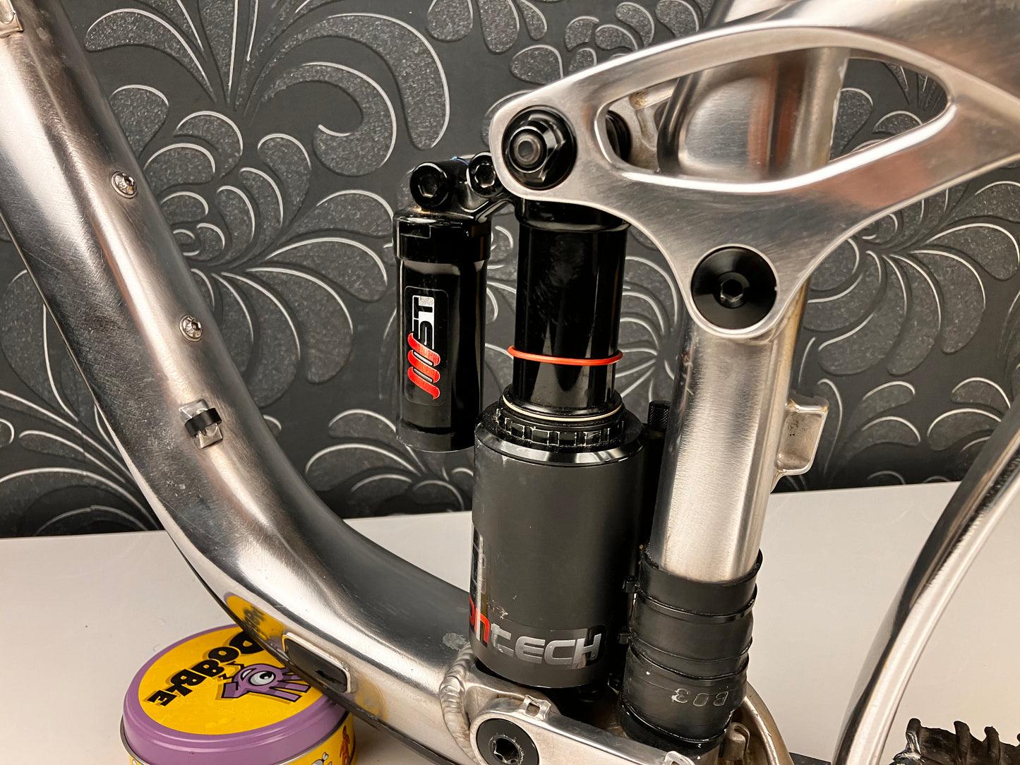 Rama GIANT REIGIN używana rozmiar L 27,5 z damperem