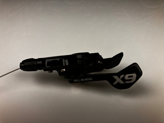 ⚙️ Manetki SRAM X9 10s + 3s – precyzyjna zmiana biegów, bardzo dobry stan! 🚴‍♂️