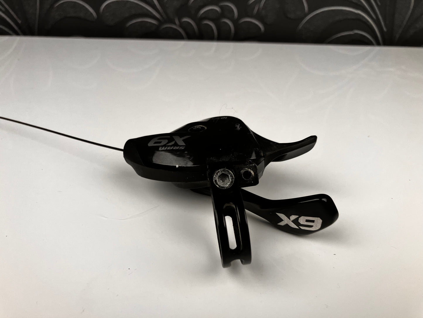 ⚙️ Manetki SRAM X9 10s + 3s – precyzyjna zmiana biegów, bardzo dobry stan! 🚴‍♂️