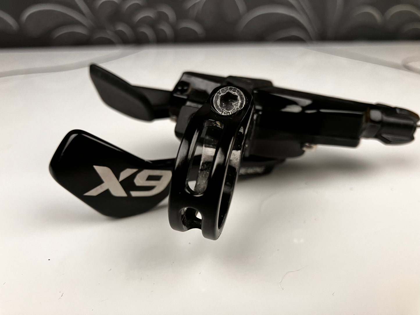 ⚙️ Manetki SRAM X9 10s + 3s – precyzyjna zmiana biegów, bardzo dobry stan! 🚴‍♂️