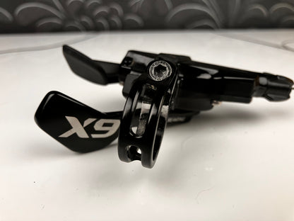 ⚙️ Manetki SRAM X9 10s + 3s – precyzyjna zmiana biegów, bardzo dobry stan! 🚴‍♂️